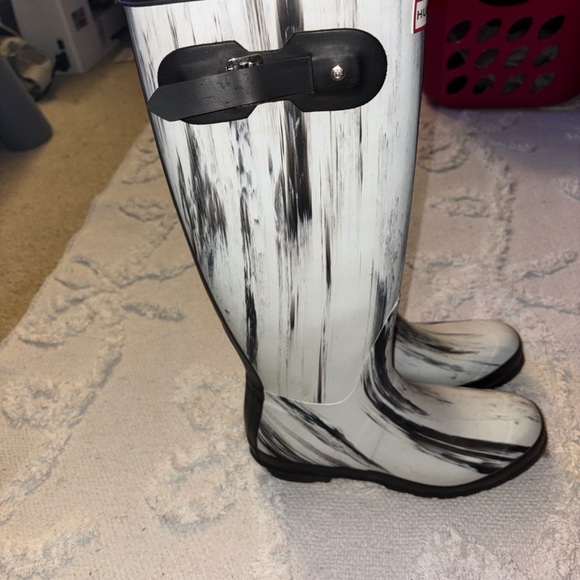 Hunter Monochrome Rain Boots - Picture 3 of 4